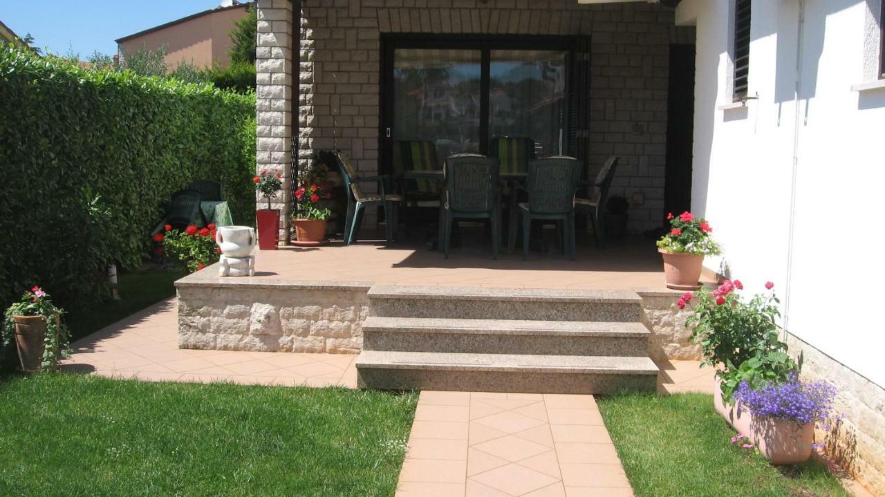 Apartments Grozdanic Fazana Exterior photo